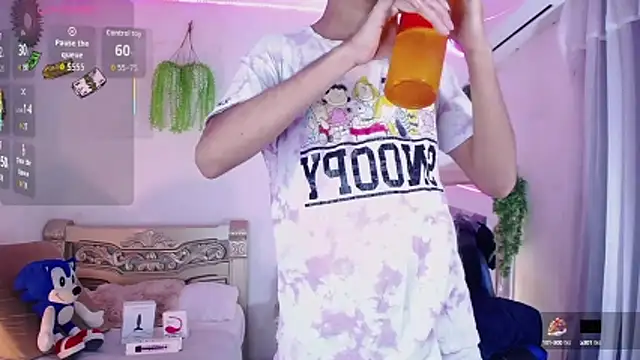 huge armound online show from October 6, 2025, 5:10 pm