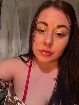 Snapshot of DaisyStreet chatting on April 21, 2026, 7:50 pm DaisyStreet online show from April 21, 2026, 7:50 pm