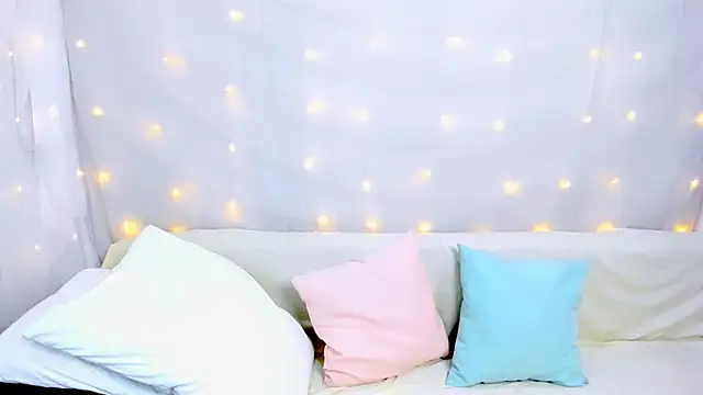 Lily Daviss online show from December 17, 2025, 3:01 am