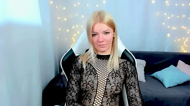 Snapshot of Lily_Daviss chatting on April 21, 2026, 3:02 am Lily Daviss online show from April 21, 2026, 3:02 am