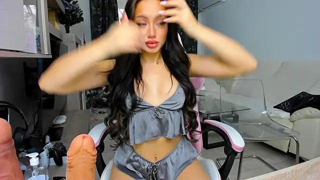 KaylaLaine online show from February 5, 2025, 6:13 am