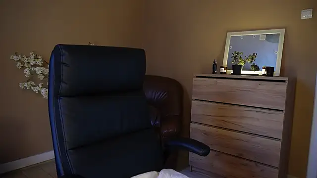 KaylaLaine online show from November 22, 2025, 7:18 am