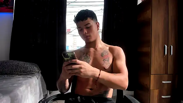 Snapshot of Dominic_Biker__ chatting on December 14, 2024, 8:18 pm Dominic Biker online show from December 14, 2024, 8:18 pm