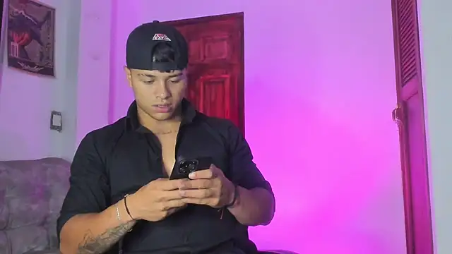 Snapshot of Dominic_Biker__ chatting on April 18, 2026, 6:28 am Dominic Biker online show from April 18, 2026, 6:28 am