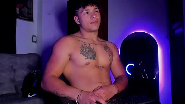 Snapshot of Dominic_Biker__ chatting on May 15, 2026, 4:08 am Dominic Biker online show from May 15, 2026, 4:08 am