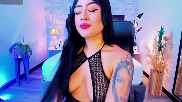 lucianaroy online show from December 3, 2024, 9:01 pm