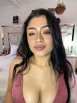 lucianaroy online show from February 3, 2025, 7:52 pm