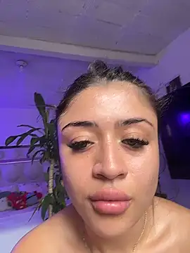 lucianaroy online show from November 1, 2025, 12:51 pm