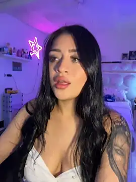 lucianaroy online show from May 30, 2026, 8:06 pm