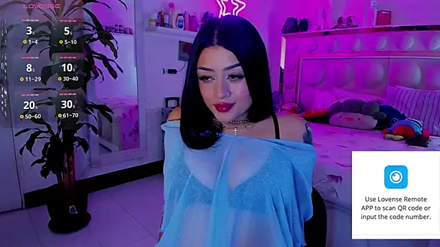 lucianaroy online show from June 11, 2026, 7:01 pm