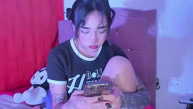 IrisMagiic online show from September 23, 2025, 10:46 pm