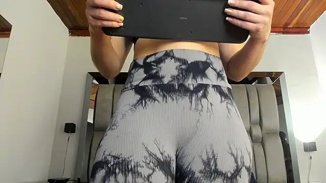 Snapshot of NikkySmiith chatting on October 23, 2025, 11:31 am NikkySmiith online show from October 23, 2025, 11:31 am