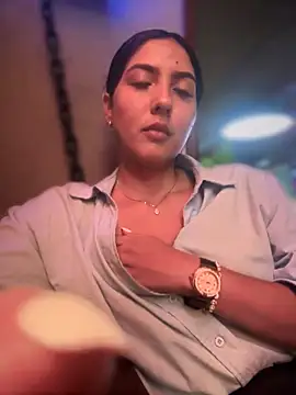 MarianaBenz online show from February 28, 2025, 1:37 am