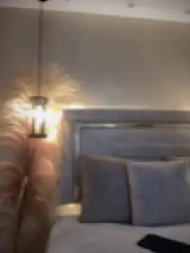 MarianaBenz online show from September 18, 2025, 11:29 pm