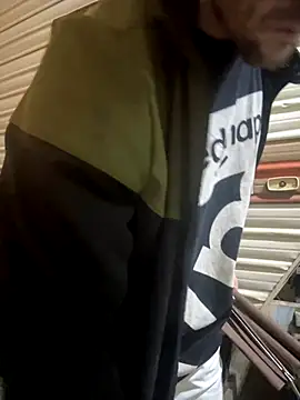 Snapshot of Followthepiper chatting on December 4, 2024, 12:36 pm Followthepiper online show from December 4, 2024, 12:36 pm