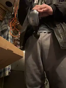 Snapshot of Followthepiper chatting on February 1, 2025, 9:29 pm Followthepiper online show from February 1, 2025, 9:29 pm