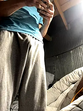 Snapshot of Followthepiper chatting on September 20, 2025, 8:15 am Followthepiper online show from September 20, 2025, 8:15 am