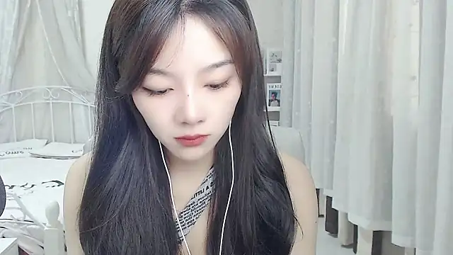 Snapshot of Jenny-Z chatting on May 17, 2026, 1:47 am Jenny-Z online show from May 17, 2026, 1:47 am