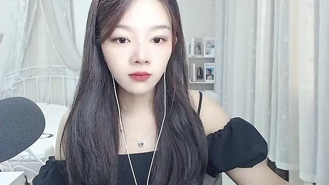 Jenny-Z online show from July 13, 2026, 1:52 am