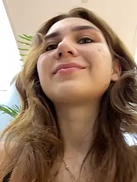 QuitieLia online show from November 22, 2025, 9:19 am