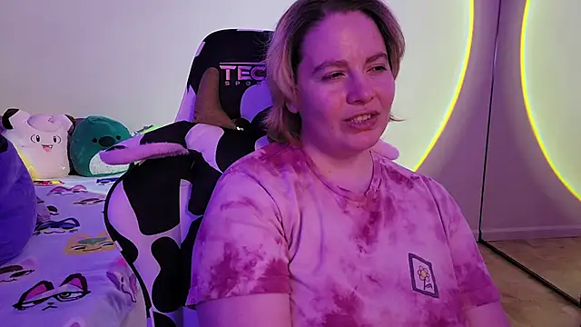 InternetFairy XO online show from January 21, 2025, 2:26 pm