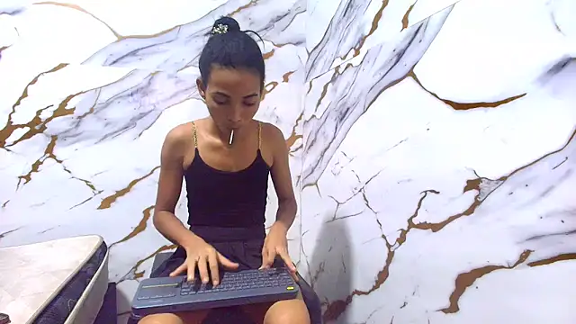 Snapshot of luciana_daza chatting on May 28, 2026, 11:24 pm luciana daza online show from May 28, 2026, 11:24 pm