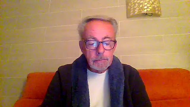 tuggy59 online show from December 21, 2025, 5:36 am