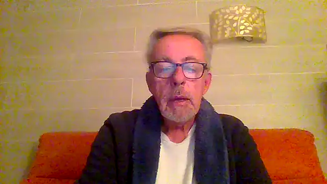 tuggy59 online show from December 22, 2025, 5:59 am