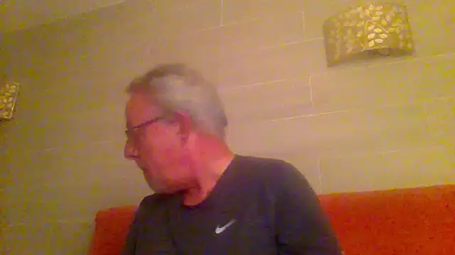 tuggy59 online show from April 15, 2026, 5:25 am