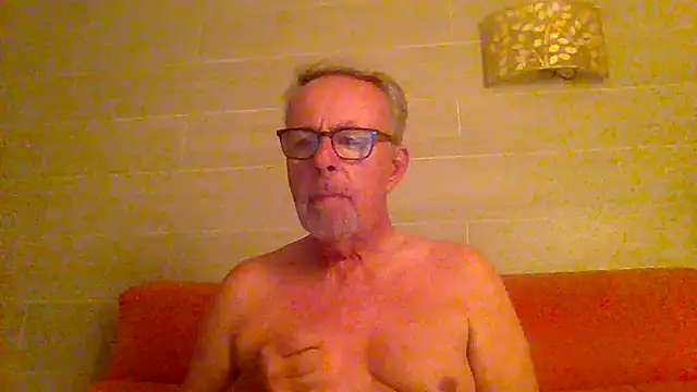 tuggy59 online show from July 27, 2026, 4:08 am