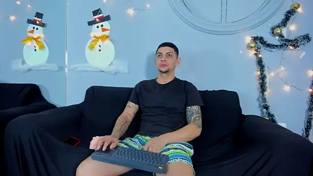 Alex cute77 online show from December 3, 2024, 12:16 pm