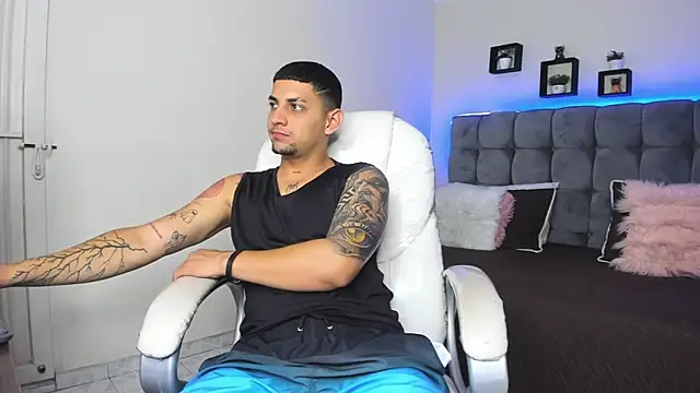 Alex cute77 online show from February 7, 2025, 12:39 pm