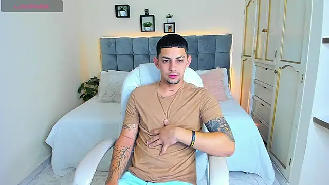 Alex cute77 online show from March 1, 2025, 12:12 pm