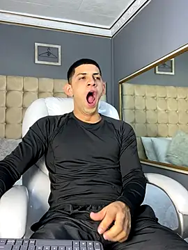 Alex cute77 online show from September 12, 2025, 12:05 pm