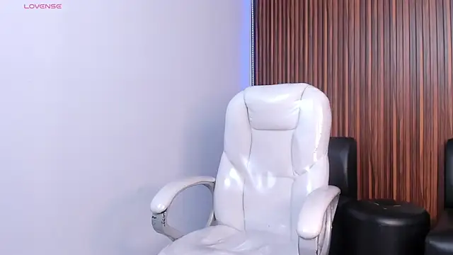 Alex cute77 online show from January 15, 2026, 12:43 pm