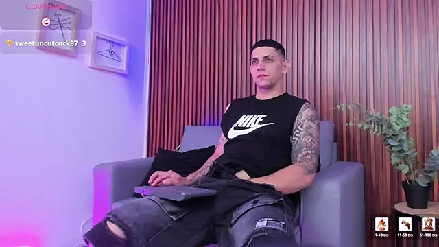 Alex cute77 online show from April 12, 2026, 12:21 pm