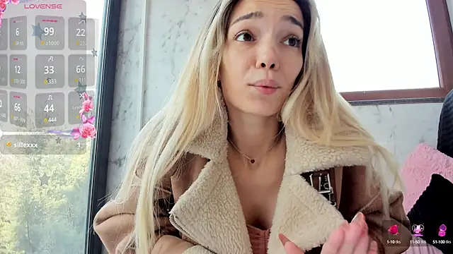 Snapshot of Sassy_Teen chatting on February 13, 2025, 8:27 am Sassy Teen online show from February 13, 2025, 8:27 am