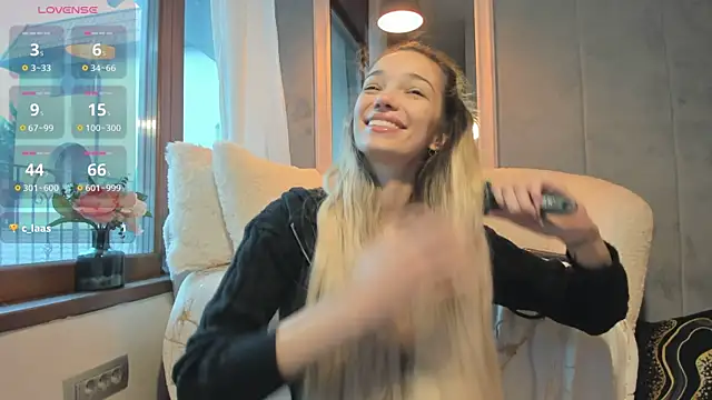 Snapshot of Sassy_Teen chatting on September 29, 2025, 8:19 am Sassy Teen online show from September 29, 2025, 8:19 am