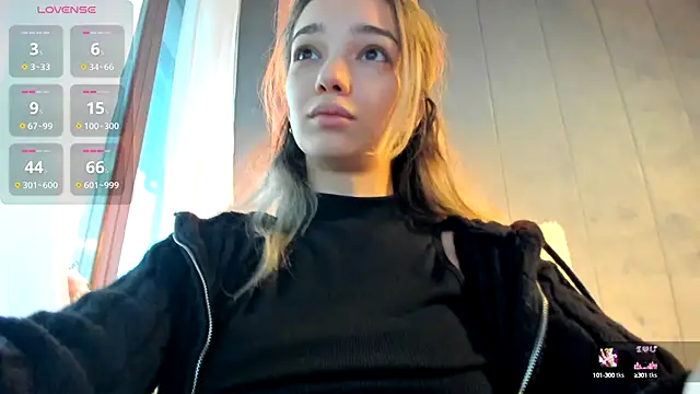 Snapshot of Sassy_Teen chatting on October 6, 2025, 9:40 am Sassy Teen online show from October 6, 2025, 9:40 am