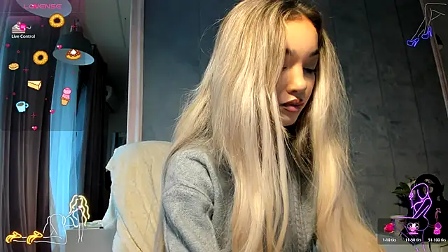 Snapshot of Sassy_Teen chatting on November 6, 2025, 9:21 am Sassy Teen online show from November 6, 2025, 9:21 am