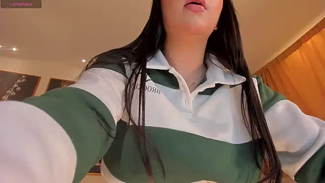 LindseyMoss online show from December 16, 2024, 5:49 am