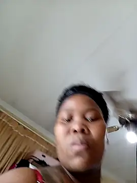 Real1SweetQueen online show from March 3, 2025, 5:39 pm