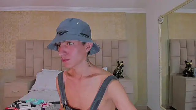 DereckCooperr online show from January 16, 2025, 10:44 pm