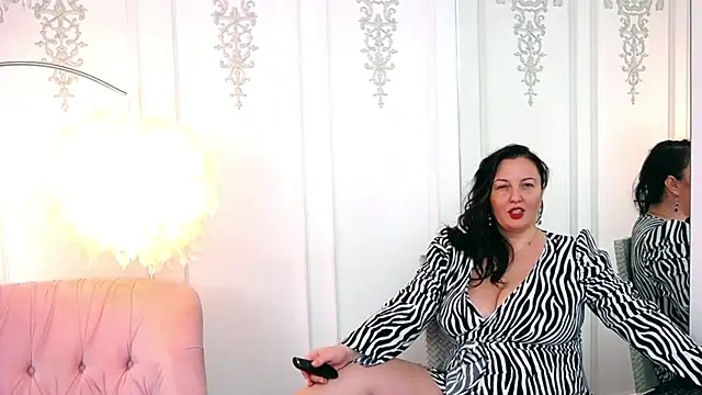 Snapshot of JudithCombs chatting on January 31, 2025, 9:59 am JudithCombs online show from January 31, 2025, 9:59 am