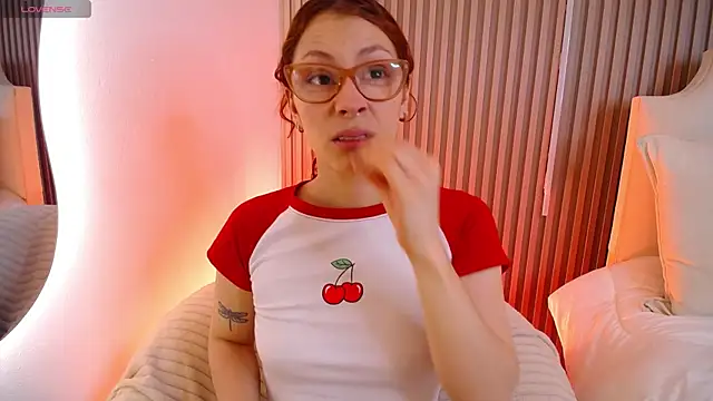 Katy Van online show from March 29, 2026, 9:04 pm