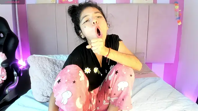 Winnifer Gonzal online show from March 15, 2025, 10:46 am