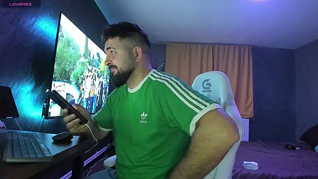 Eduu2322 online show from November 3, 2025, 9:27 pm