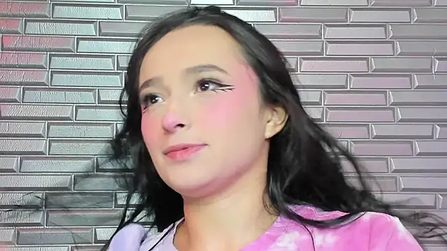 issagarcia online show from December 4, 2024, 2:04 pm