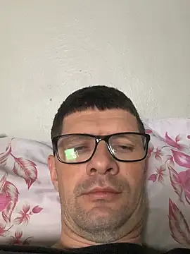 Snapshot of Juliano2289 chatting on May 29, 2026, 5:00 pm Juliano2289 online show from May 29, 2026, 5:00 pm