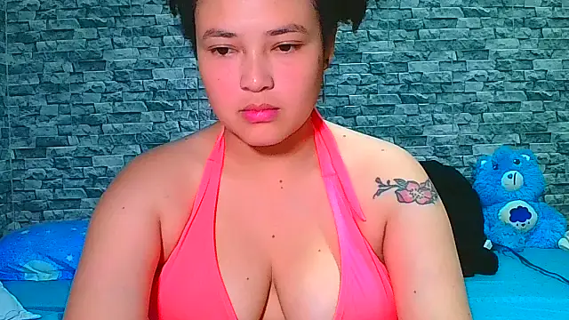 vanellope12 online show from November 1, 2025, 7:16 pm